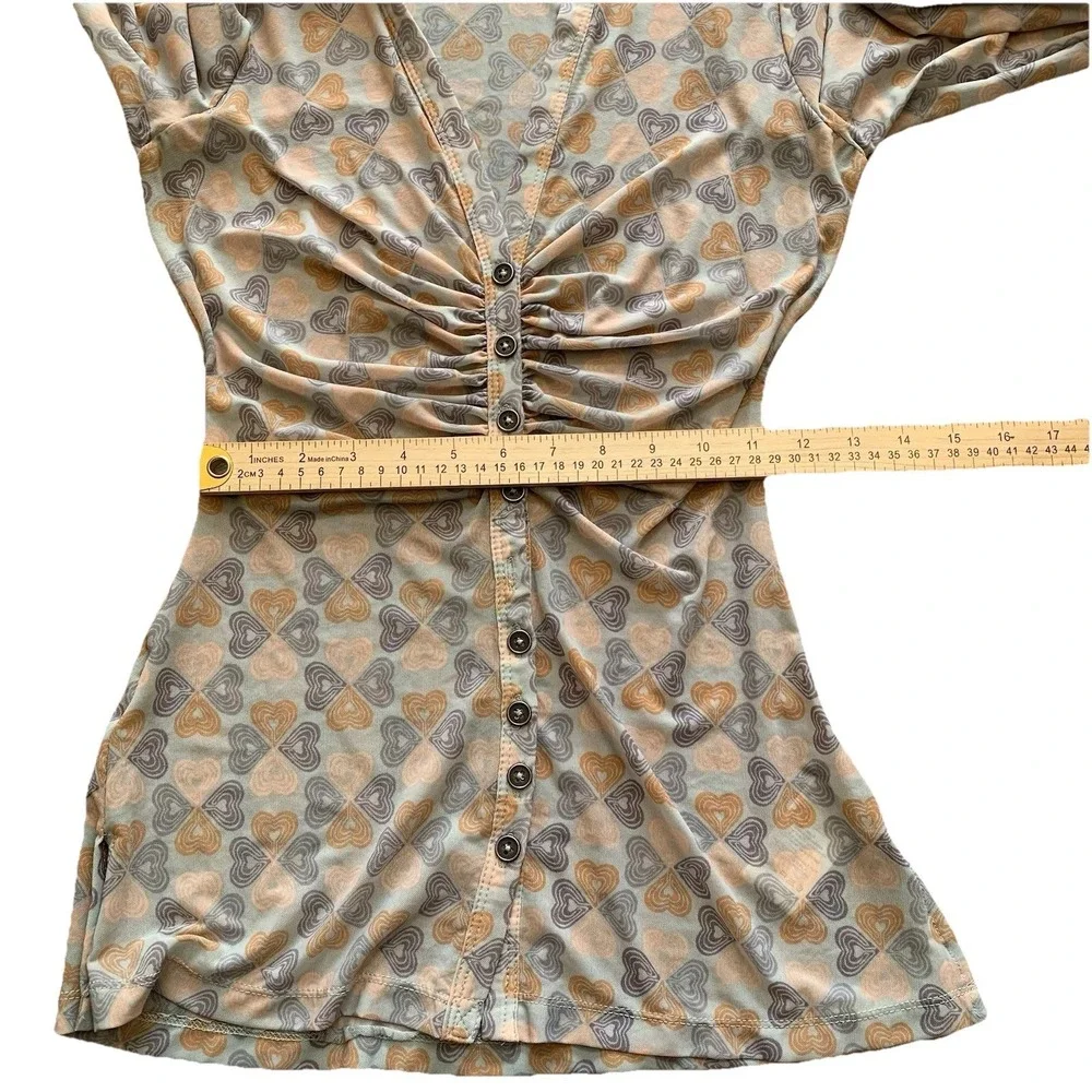 Free People Blouse Women Size XS Heart Print  Light Colors  Long‎ Sleeve